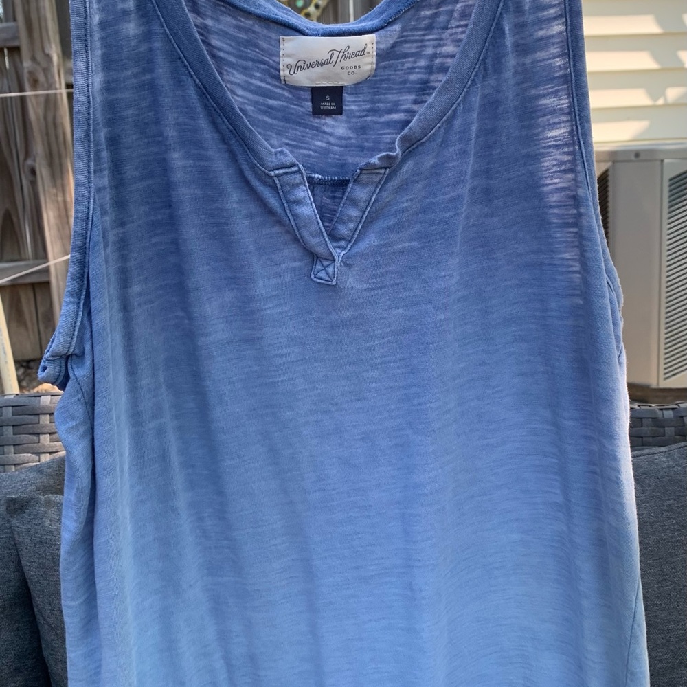 ☀️BOGO 1/2 off sale Cute summer tank size small ☀️